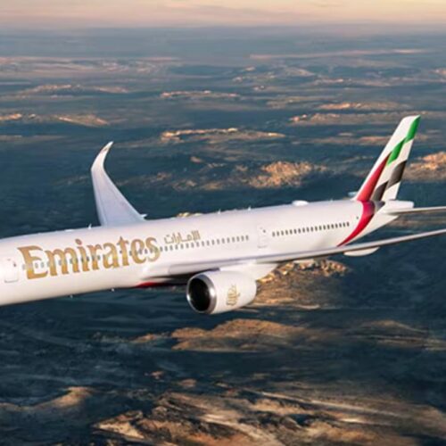 Emirates assume 2.500 assistenti di volo: come candidarsi