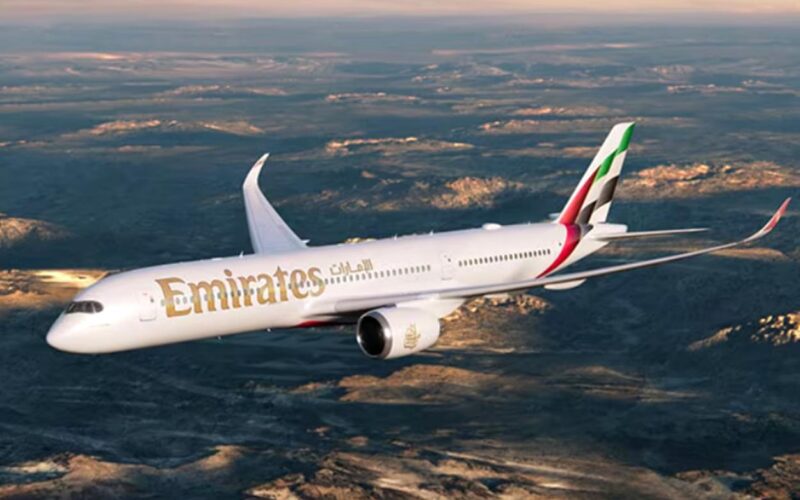 Emirates assume 2.500 assistenti di volo: come candidarsi