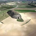 Foto aerea di una cresta erosa dal mega diluvio, situata a nord-est di Masseria del Volpe, nella Sicilia sud-orientale. Crediti: Kevin Sciberras e Neil Petroni/Università di Southampton