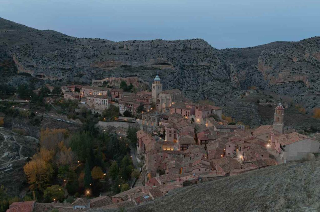 Teruel - Foto di Jesús Esteban San José: https://www.pexels.com/it-it/foto/citta-sera-spagna-turismo-19244409/