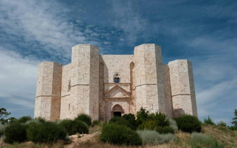 Castel del Monte: il capolavoro medievale tra simbolismo e mistero